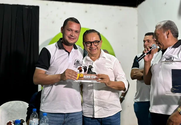 Dr. Hélio marca presença e reforça apoio à 7ª Agro Feira