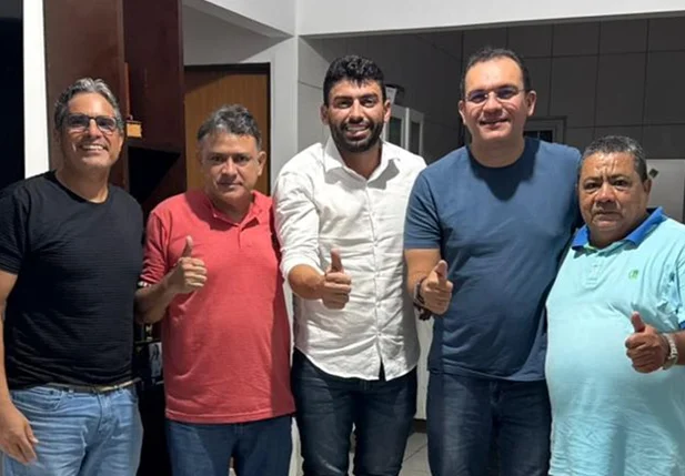Draga Alana amplia base e recebe adesão de Vinício Ferreira em pré-campanha à Assembleia do Piauí