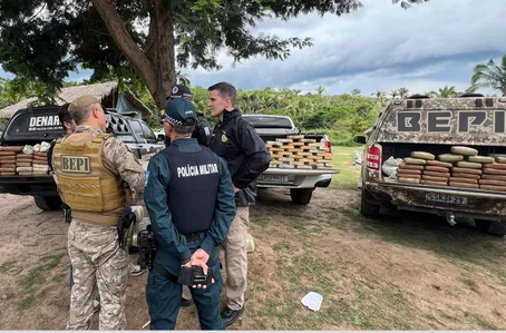 Droga apreendida pelas polícias civil e militar do Piauí em Caxias-MA