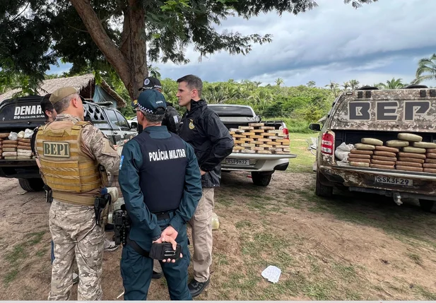 Droga apreendida pelas polícias civil e militar do Piauí em Caxias-MA