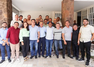 Encontro do ex-prefeito Assis Mãozinha, lideranças e vereadores com Joel Rodrigues e Ciro Nogueira