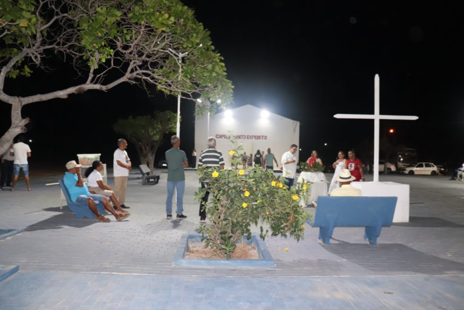 Entrega da Praça da Capela de Santo Expedito na comunidade Novo Zabelê