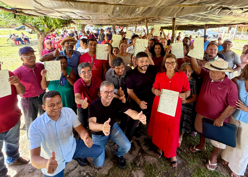 Entrega de casas em Miguel Alves