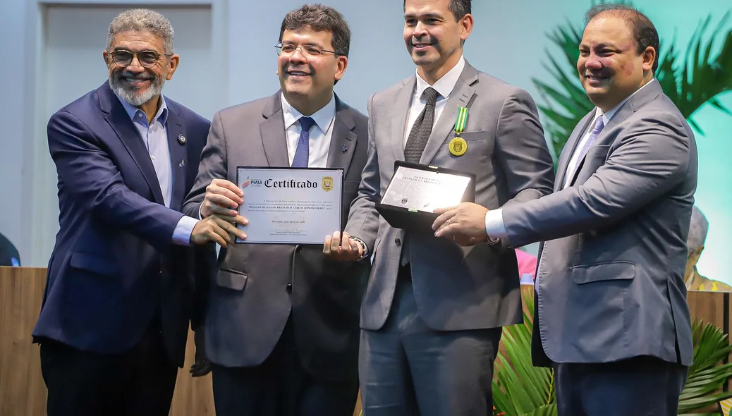 Entrega de medalhas e reconhecimentos