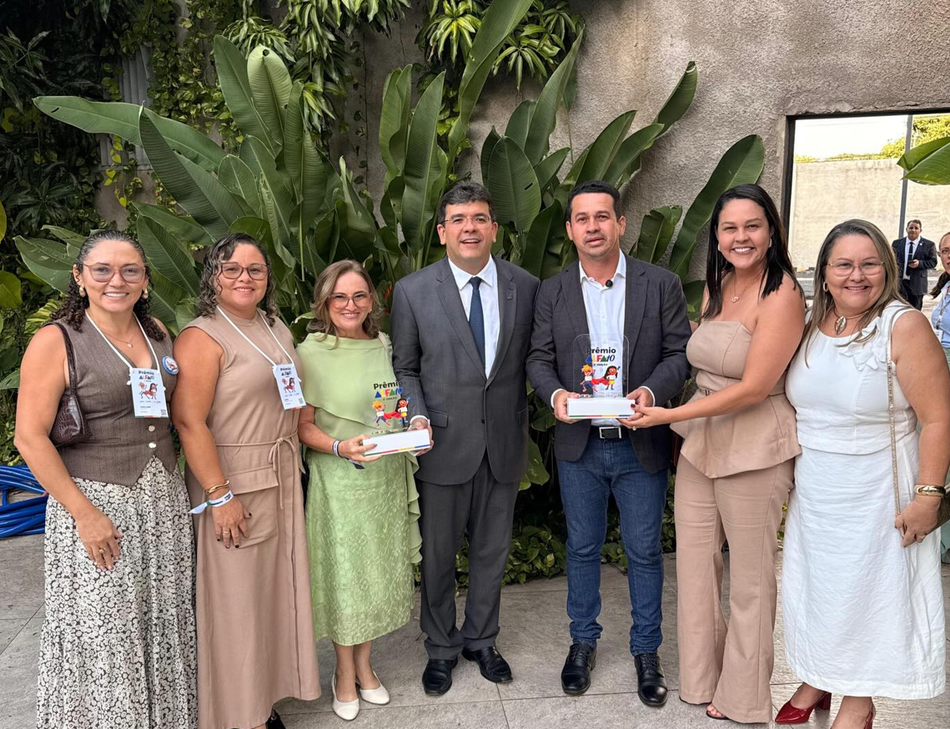 Escola de Caxingó conquista Prêmio Alfa-10 e prefeito Magnum Cardoso destaca avanço na educação