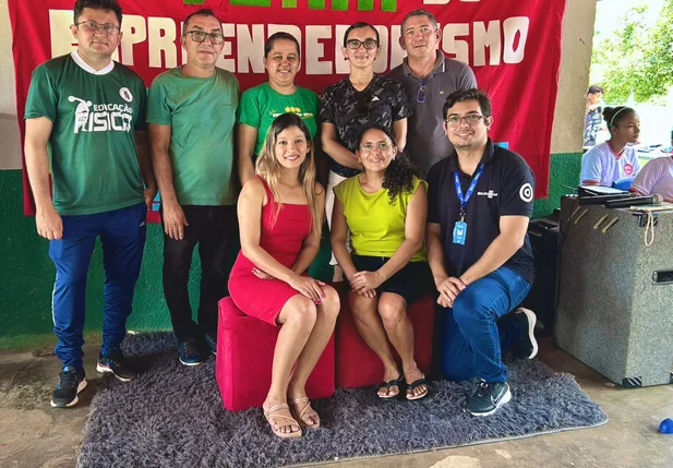 Escola Municipal Manoel Amorim Neto Realiza a I Feira de Empreendedorismo em Esperantina