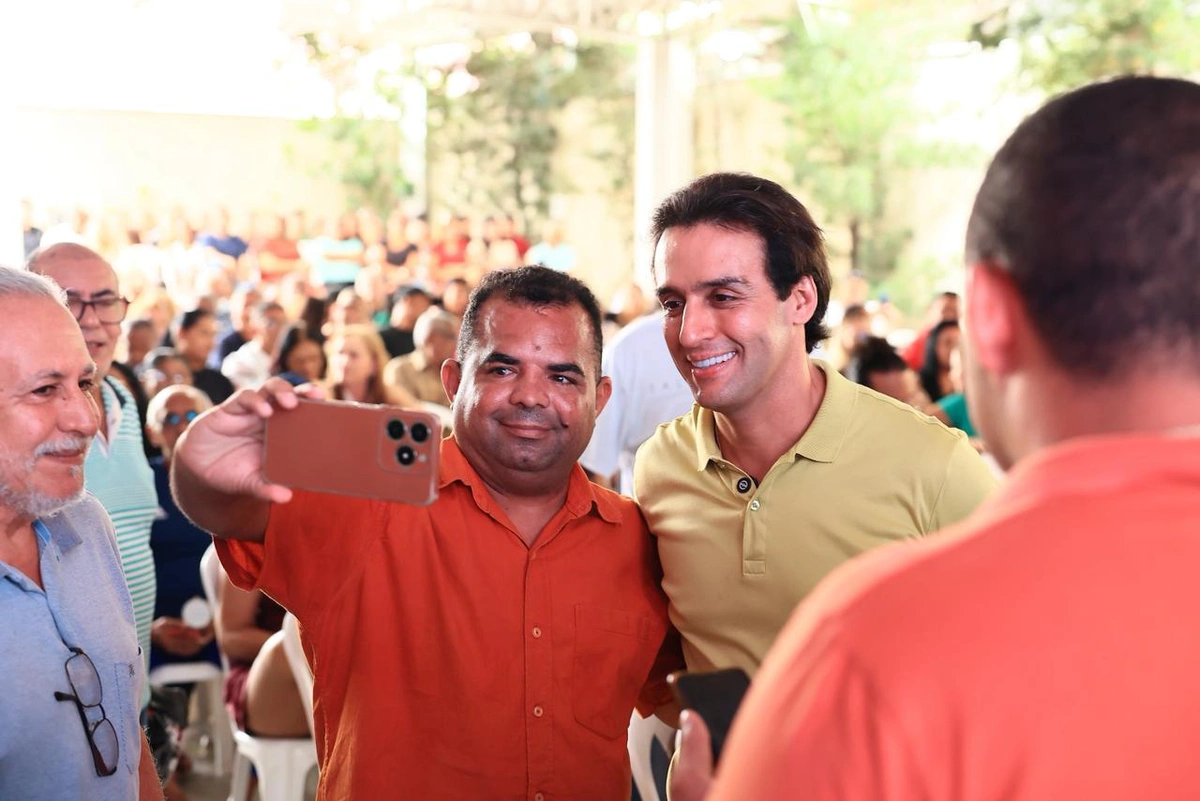Flávio Júnior e lideranças
