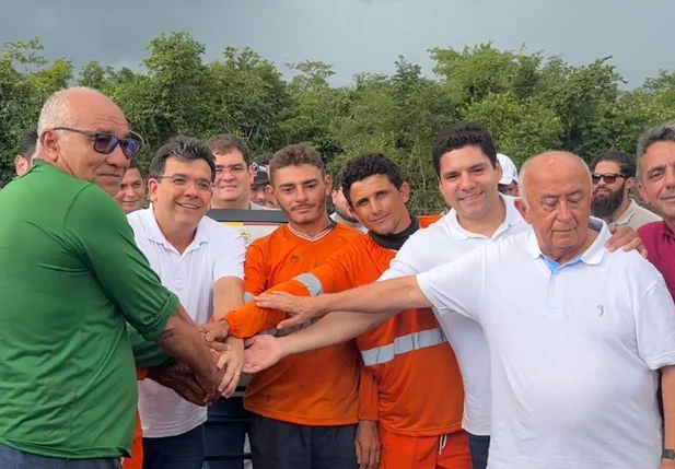Governador Rafael Fonteles e Leo Sobral inauguram obras de mobilidade no Território dos Carnaubais