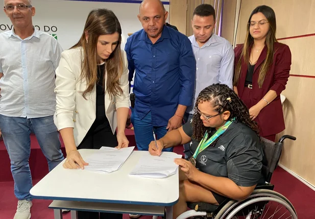 Governo do Piauí assina contratos do Bolsa Atleta Estadual 2026