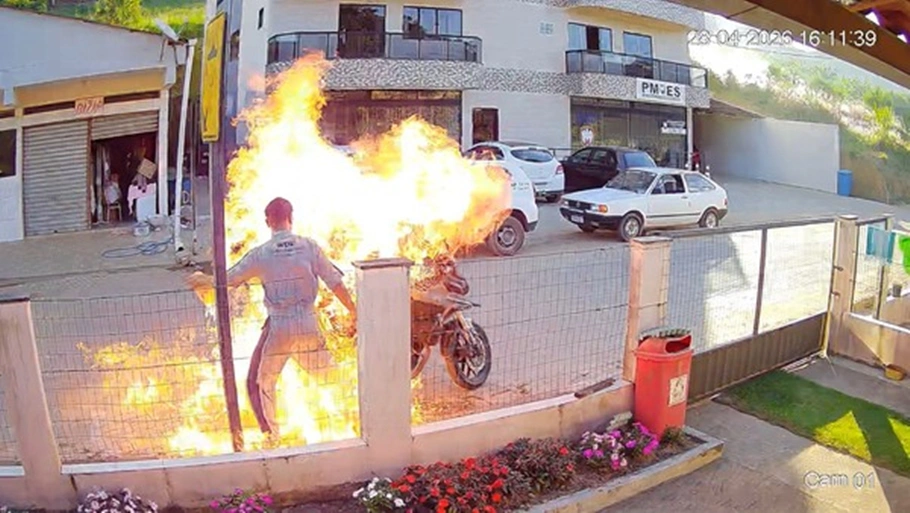 Homem incendiou a própria motocicleta durante fiscalização da PM no Espírito Santo