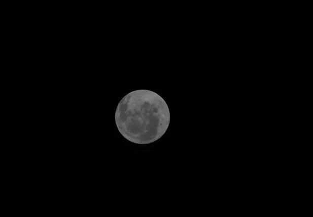 Imagem inédita da Lua