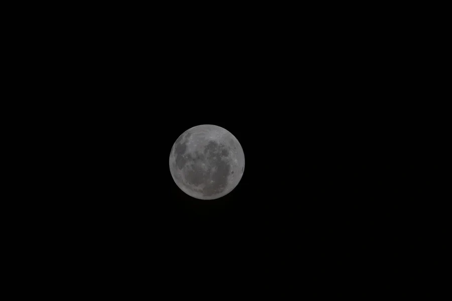 Imagem inédita da Lua