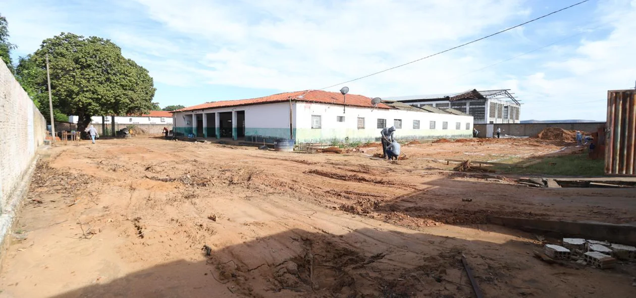 Início da reforma da Escola Enir Guerra