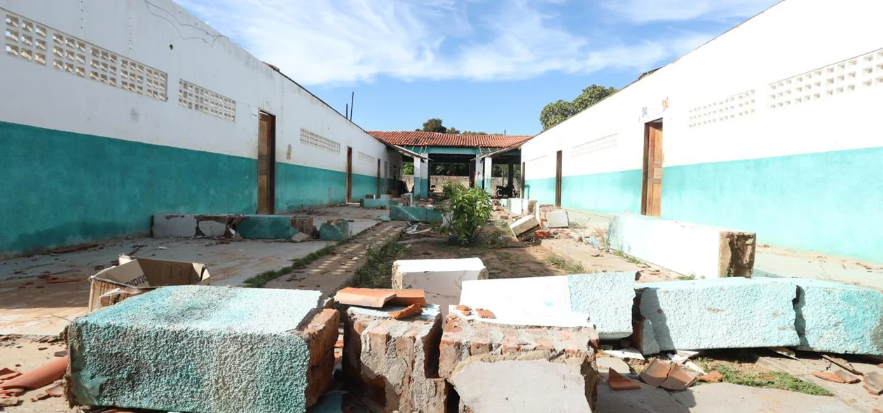 Início da reforma e ampliação da Escola Enir Guerra em Curimatá