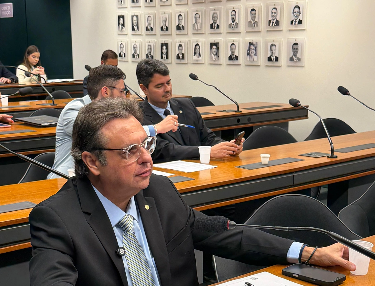 Júlio Arcoverde solicita audiência