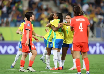 Kerolin foi um dos destaques da partida com assistência e gol