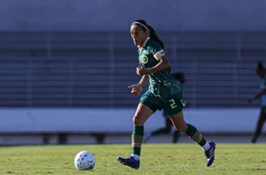 Lateral-direita Dulce Quintana