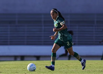 Lateral-direita Dulce Quintana