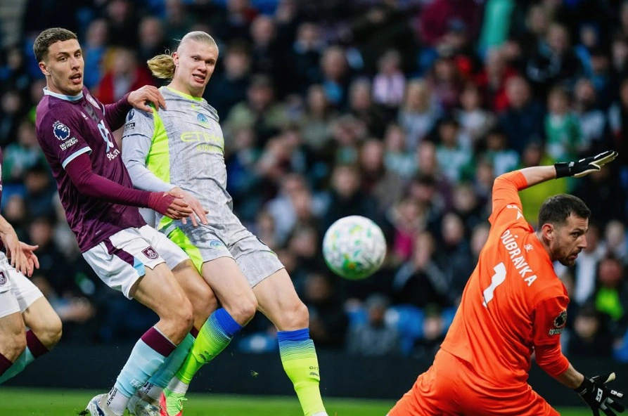 Manchester City vence o Burnley