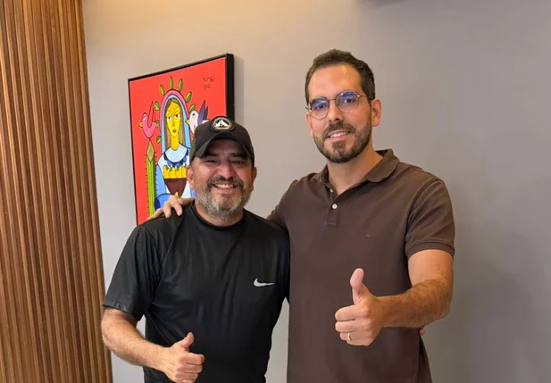 Marcos Aurélio recebe apoio do suplente de vereador Lar do Nando