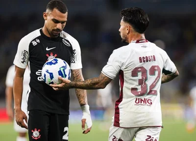 Matheuzinho e Lucho Acosta em Fluminense x Corinthians pelo Brasileirão 2025