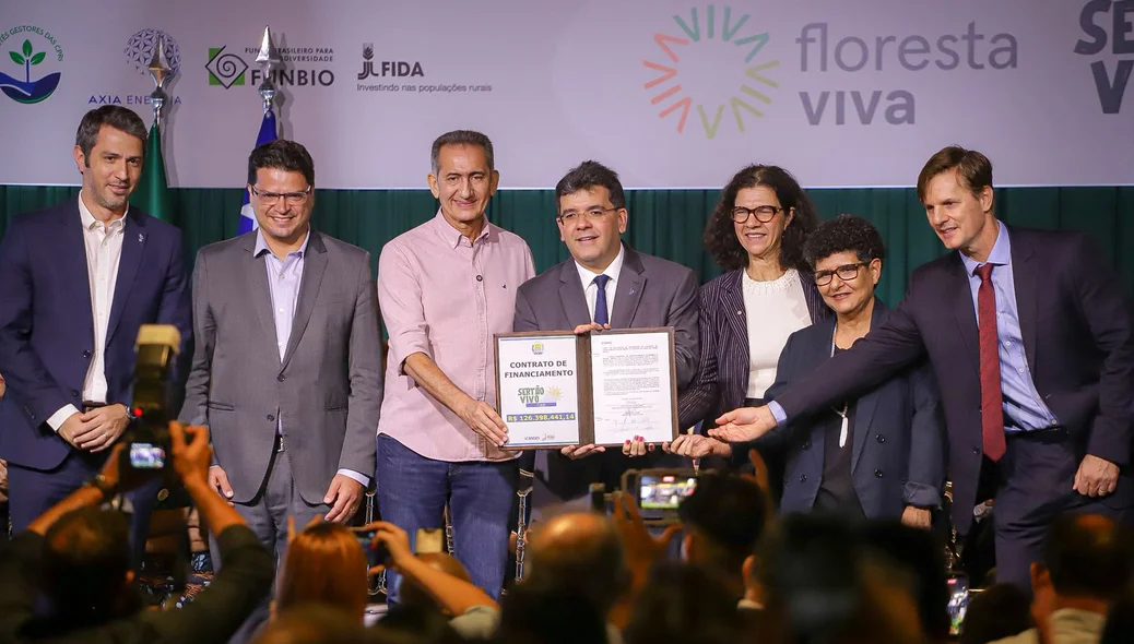 Ministro Waldez Góes e diretora do BNDES, Maria Fernanda Ramos, no Piauí