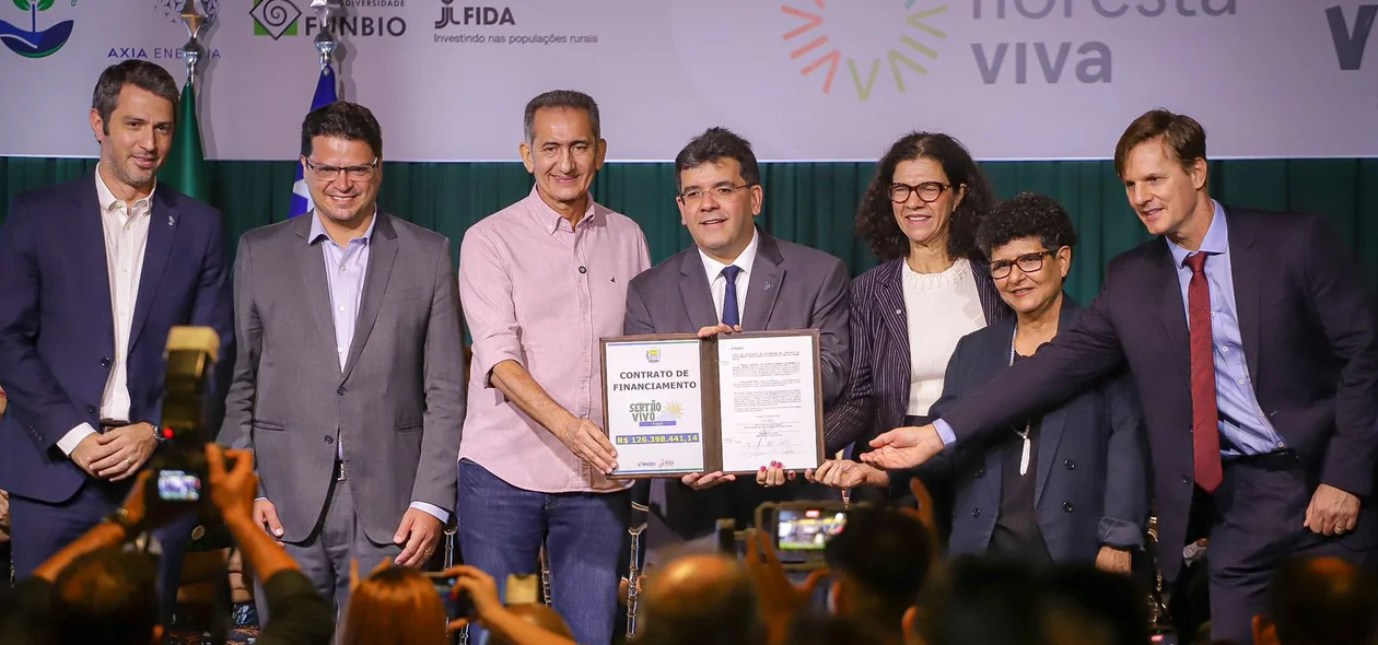 Ministro Waldez Góes e diretora do BNDES, Maria Fernanda Ramos, no Piauí