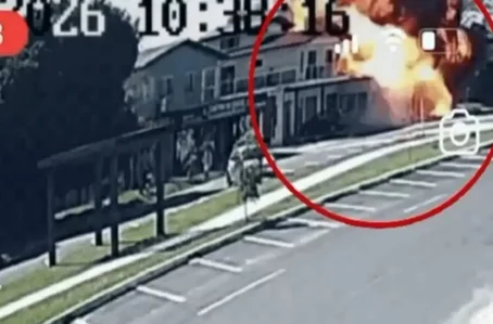 Momento da queda do avião