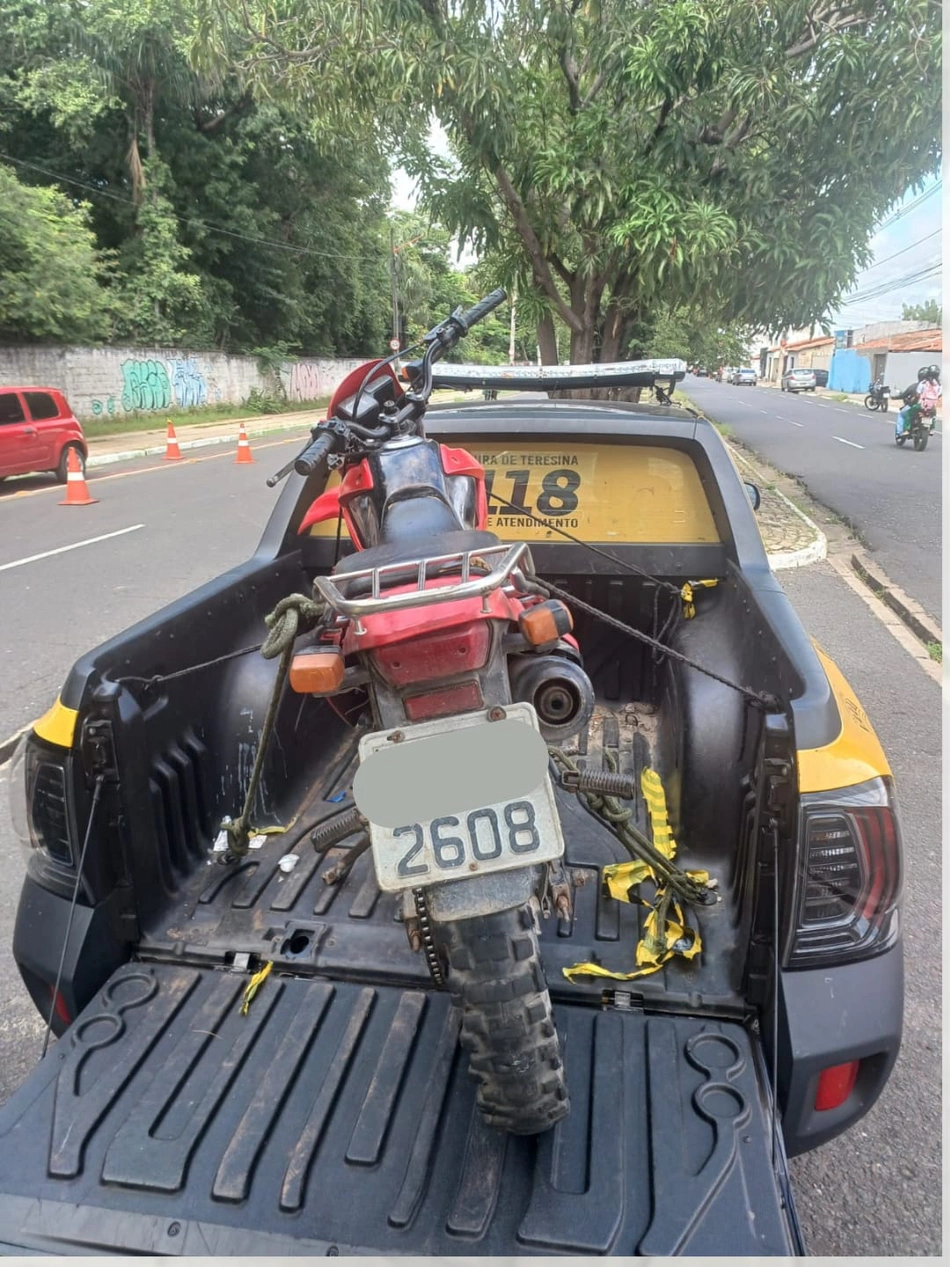 Moto com registro de roubo recuperada