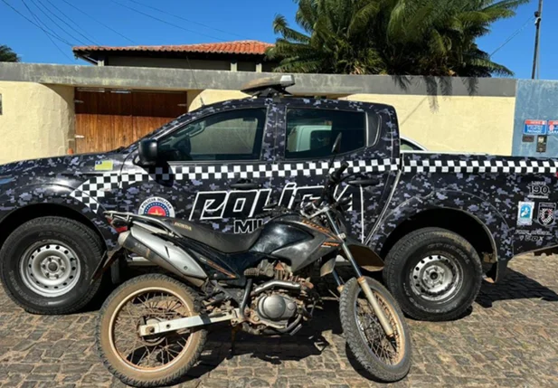 Moto recuperada pela Polícia Militar