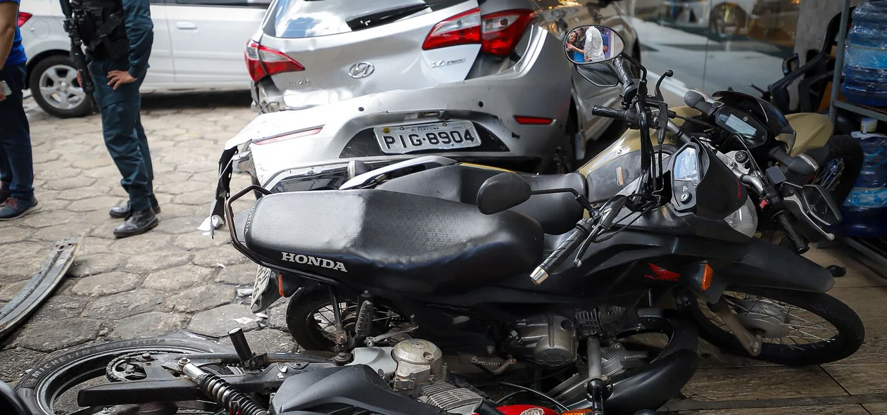 Motocicletas foram atingidas