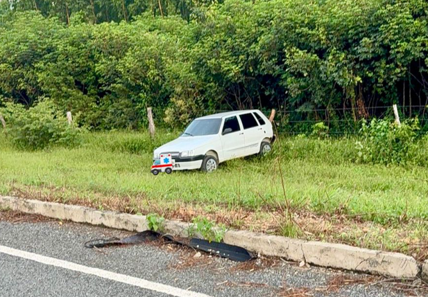Motorista perde controle da direção e sofre acidente na PI 225 entre Hugo Napoleão e Passagem Franca