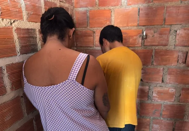Mulheres presas com 10 tabletes de maconha