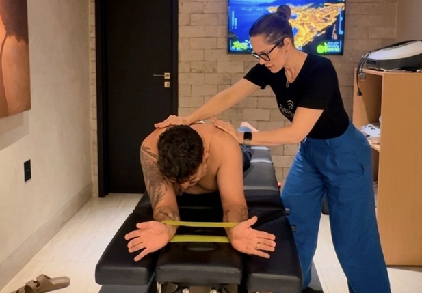 O movimento que cura: por que a fisioterapia "passiva" pode estar te travando