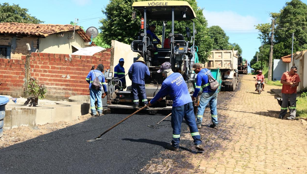 Obra de asfalto em Capitão de Campos