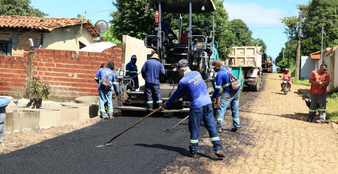 Obra de asfalto em Capitão de Campos