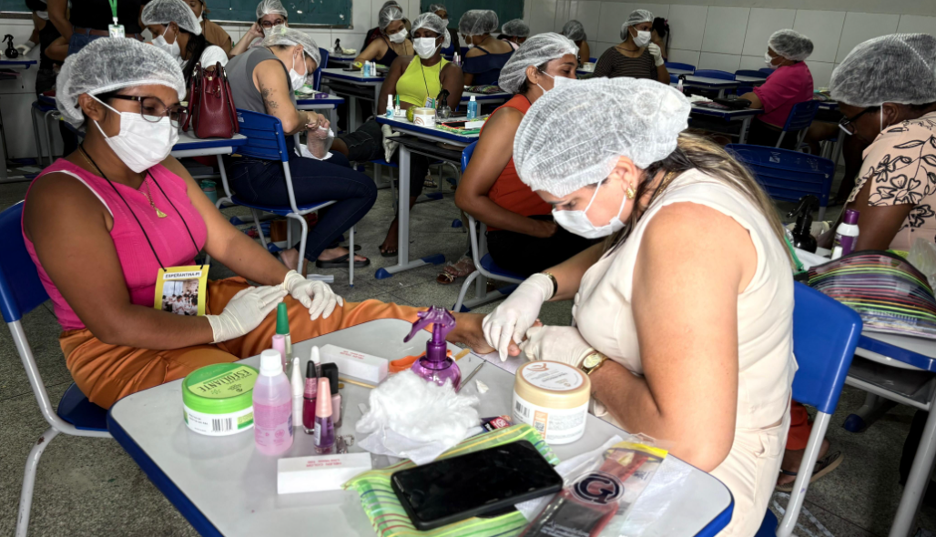 Oficina profissionalizante de pedicure