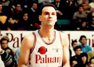 Oscar Schmidt em um dos All Star Games que disputou durante passagem pela Itália