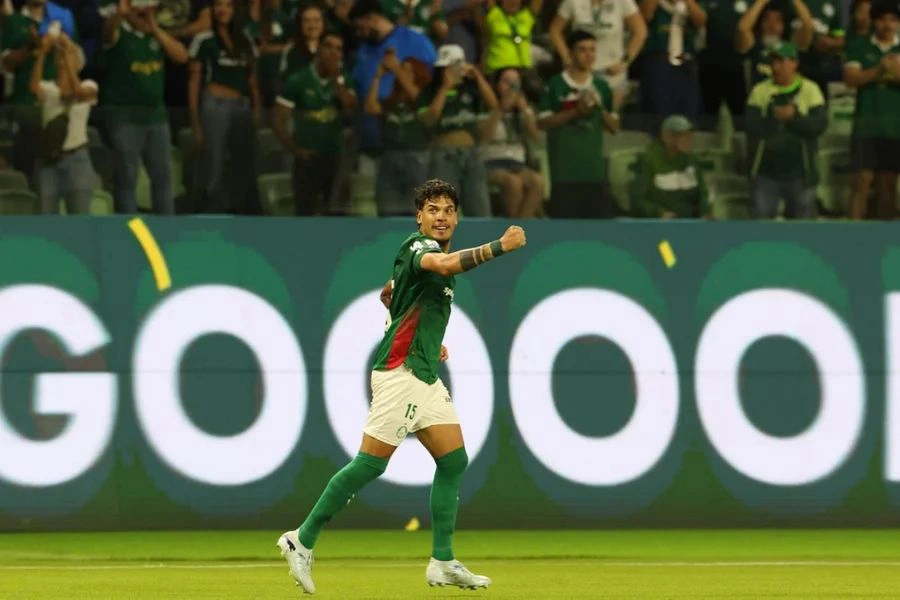 Palmeiras vence Athletico-PR pelo Brasileirão