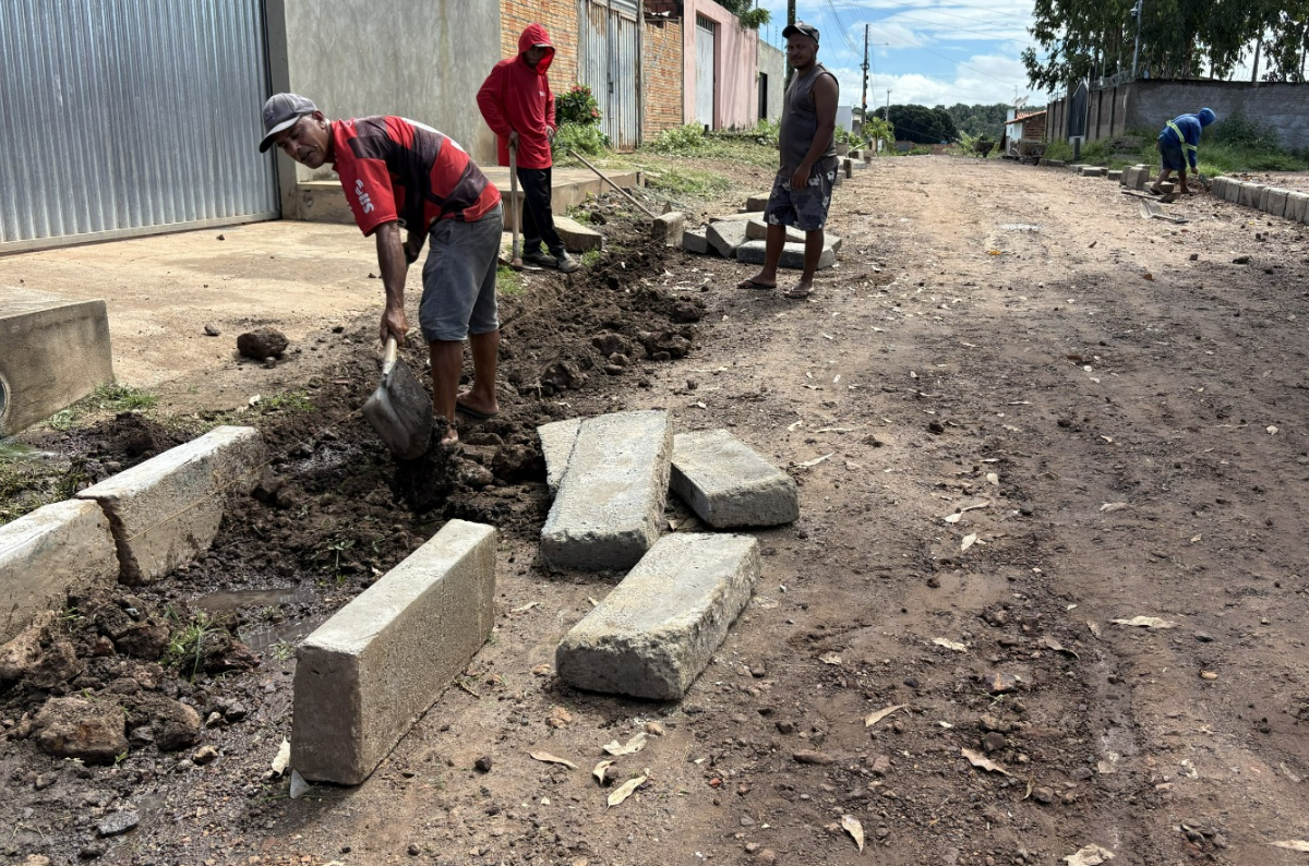 Pavimentação de ruas do bairro Novo Milênio em Esperantina