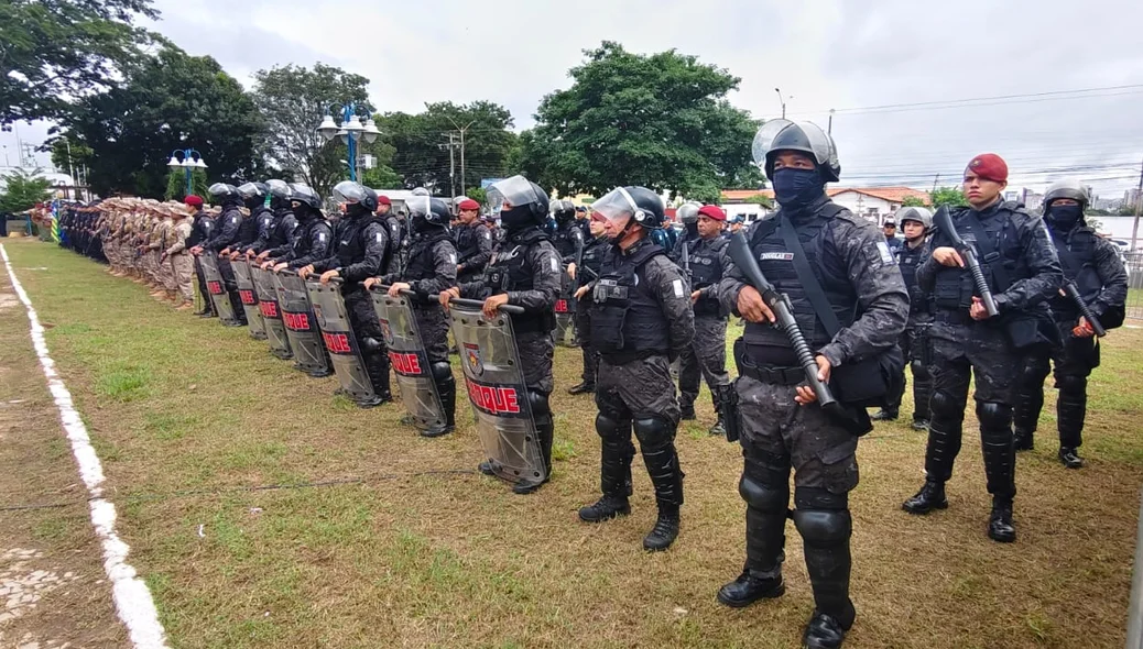 Policiais militares na cerimônia