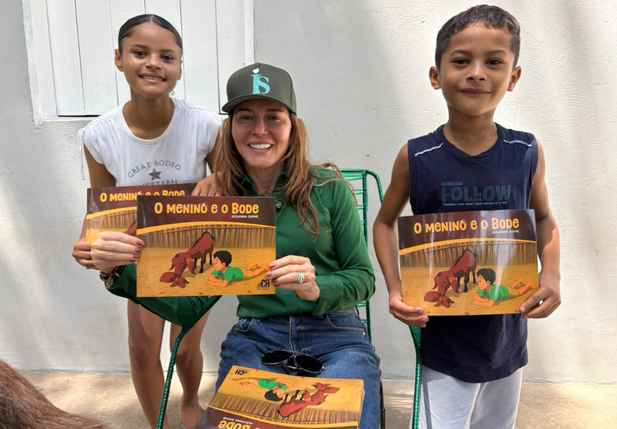 Prefeita Ivanária Sampaio apoia lançamento do livro infantil "O Menino e o Bode"