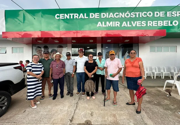 Prefeito Abdoral Melo acompanhou triagem de pacientes