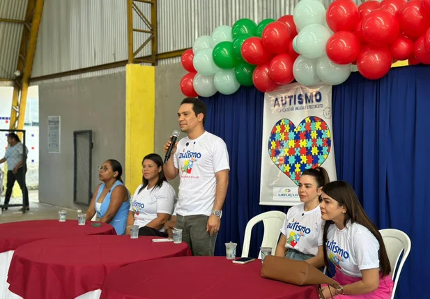 Prefeito Dr. Gilberto Júnior anuncia mais uma neuropediatra para Uruçuí durante evento