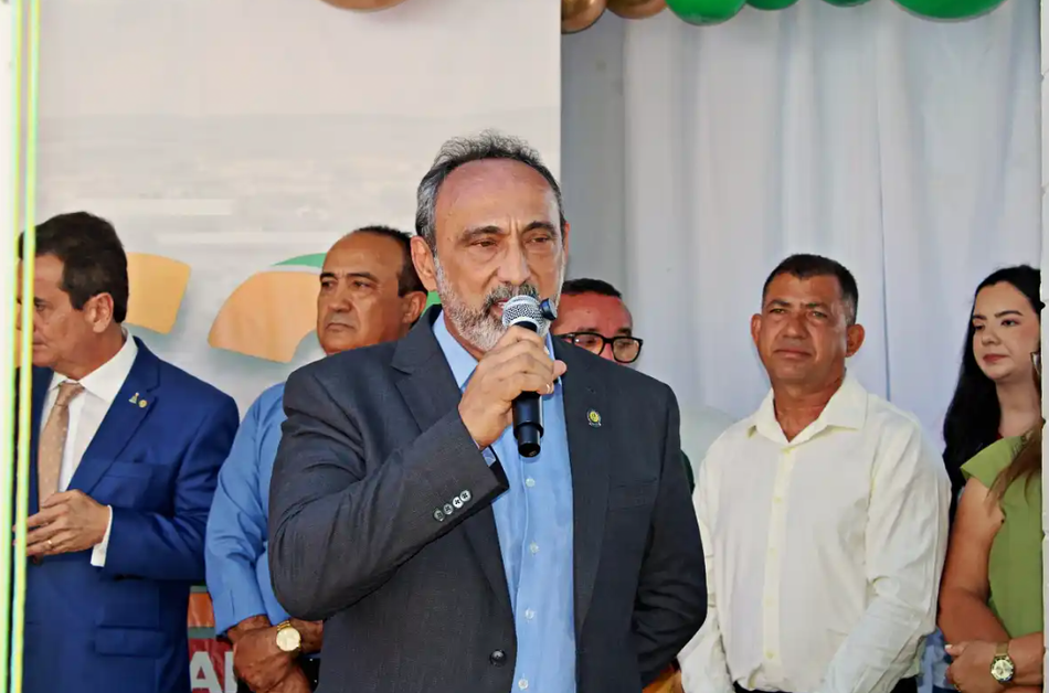 Prefeito Erivaldo Lopes