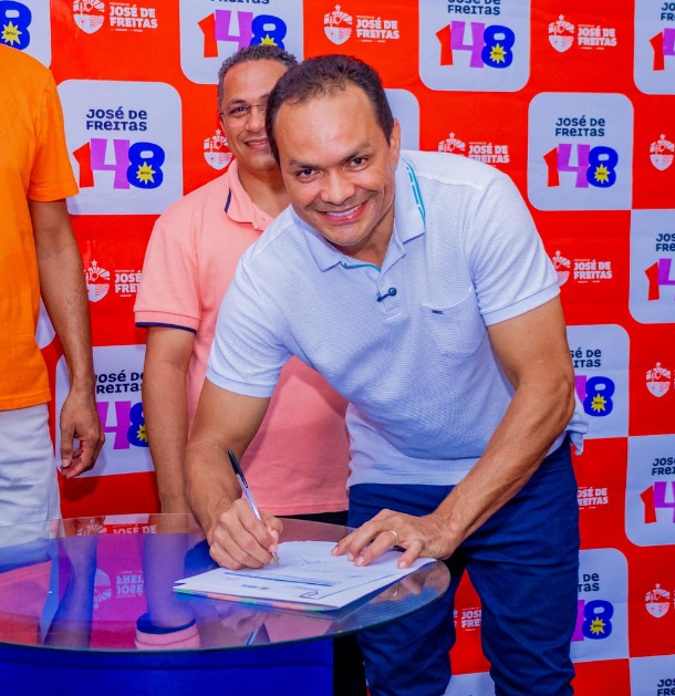 Prefeito Pedro Gomes assina ordem de serviço para pista de caminhada no bairro Cidade Nova