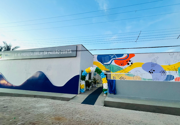 Prefeitura de Amarante entrega reforma da Escola da Várzea
