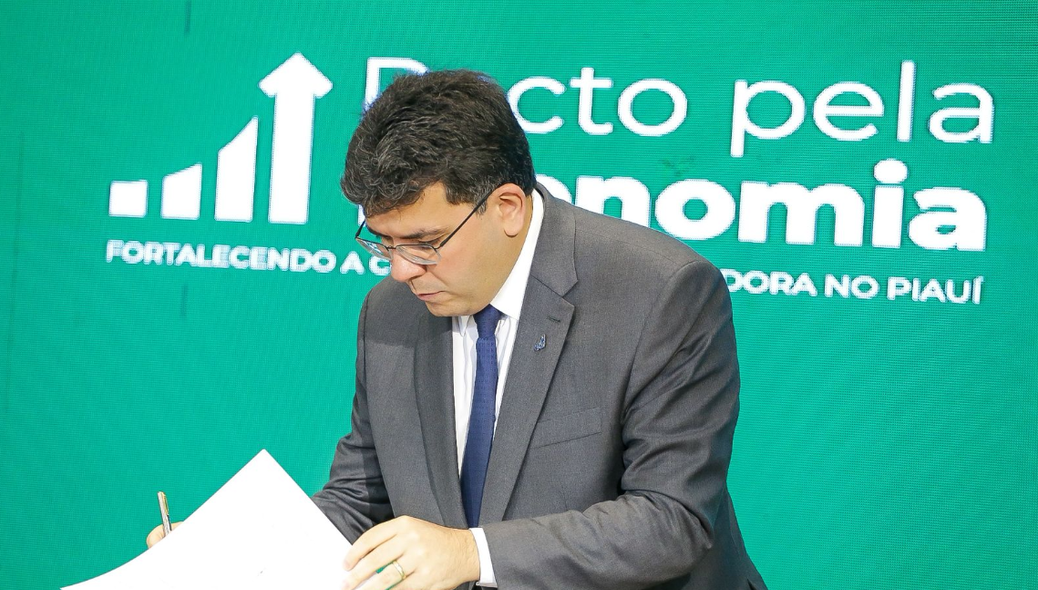 Rafael Fonteles assina Pacto pela Economia