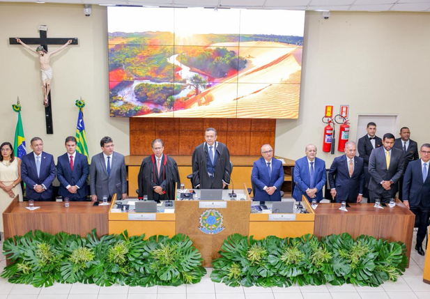 Rafael Fonteles prestigia posse da nova gestão do TRE-PI