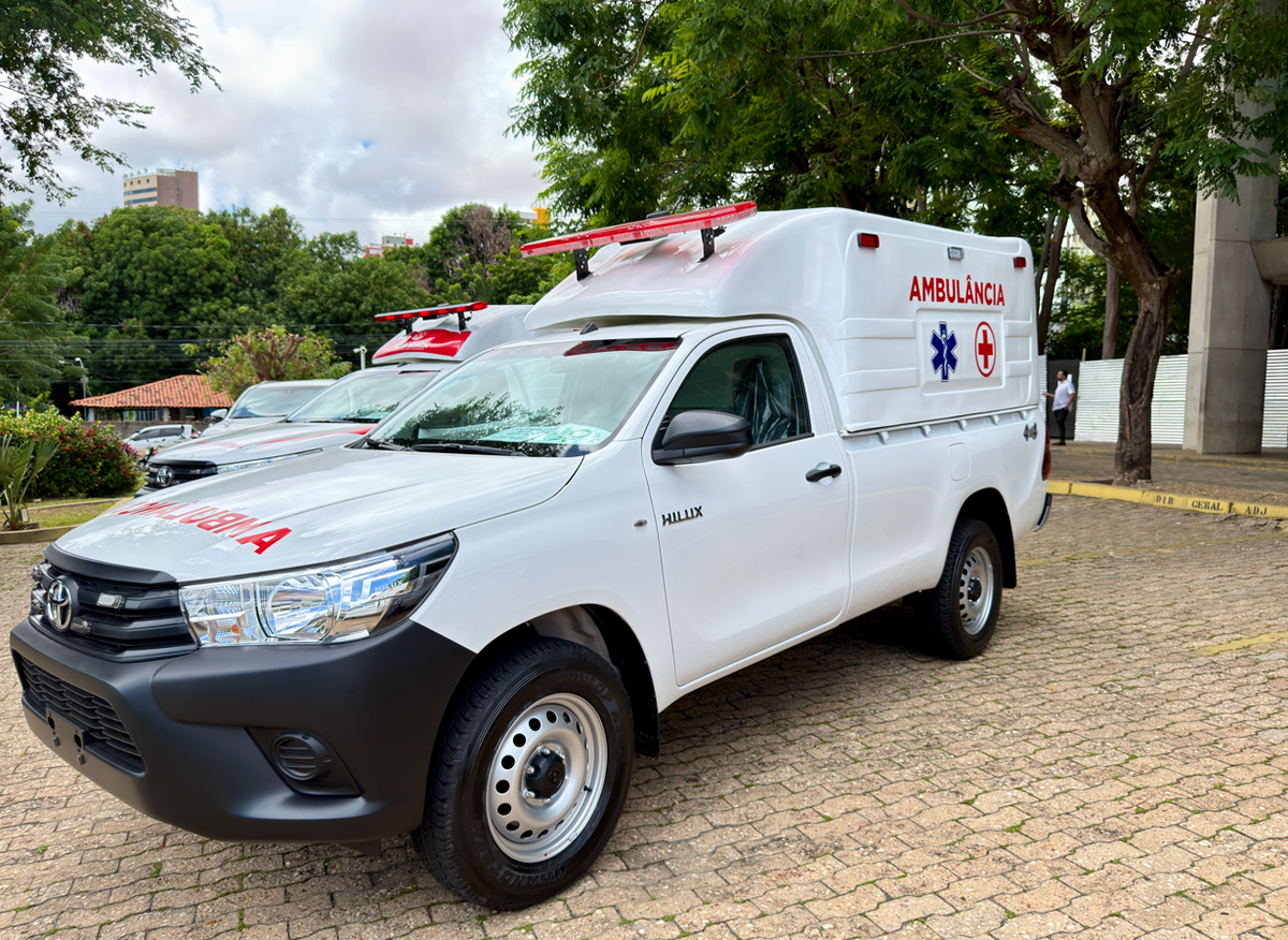 Ribeiro Gonçalves recebe nova ambulância